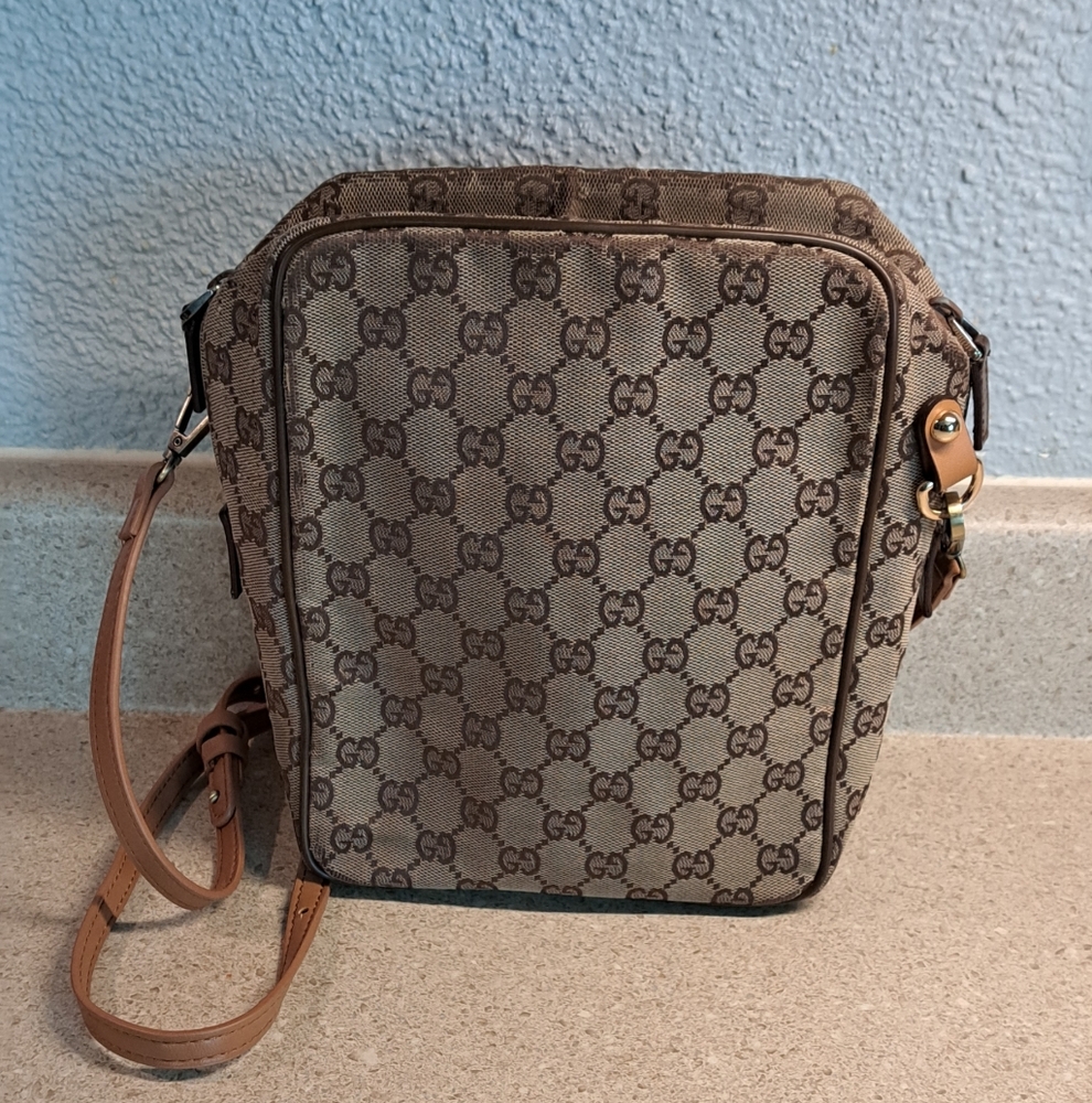 Gucci Crossbody Bag - Picture 2 of 16
